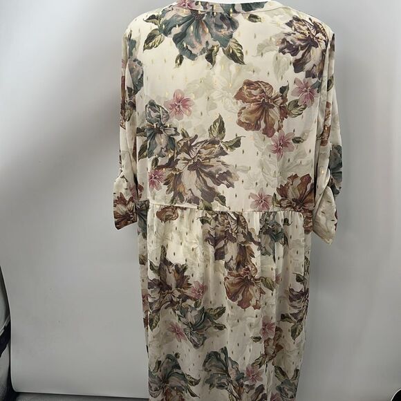 Torrid size 3 hi lo floral button up blouse - Picture 6 of 6